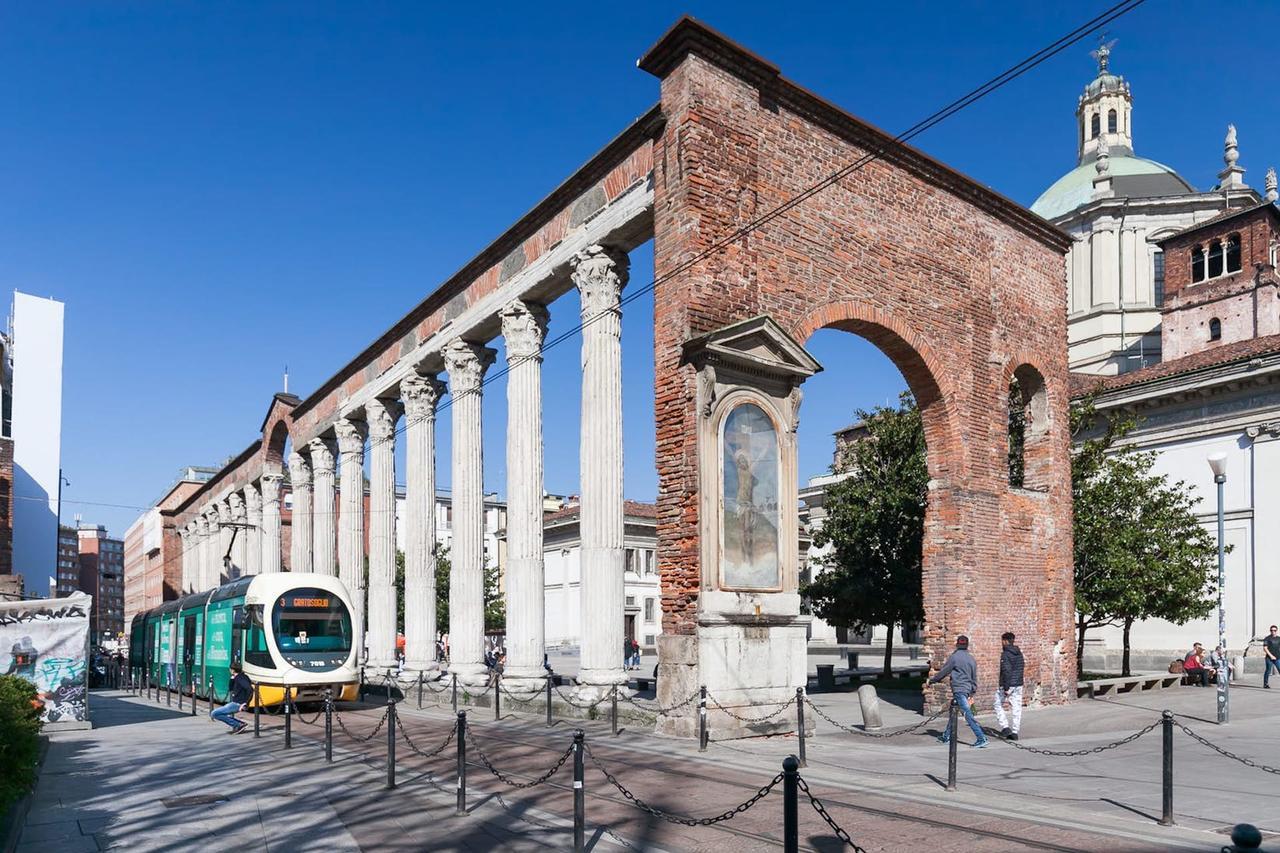 Duomo Views, Light, Jungle-Inspired Studio With Terrace Milan Exterior photo
